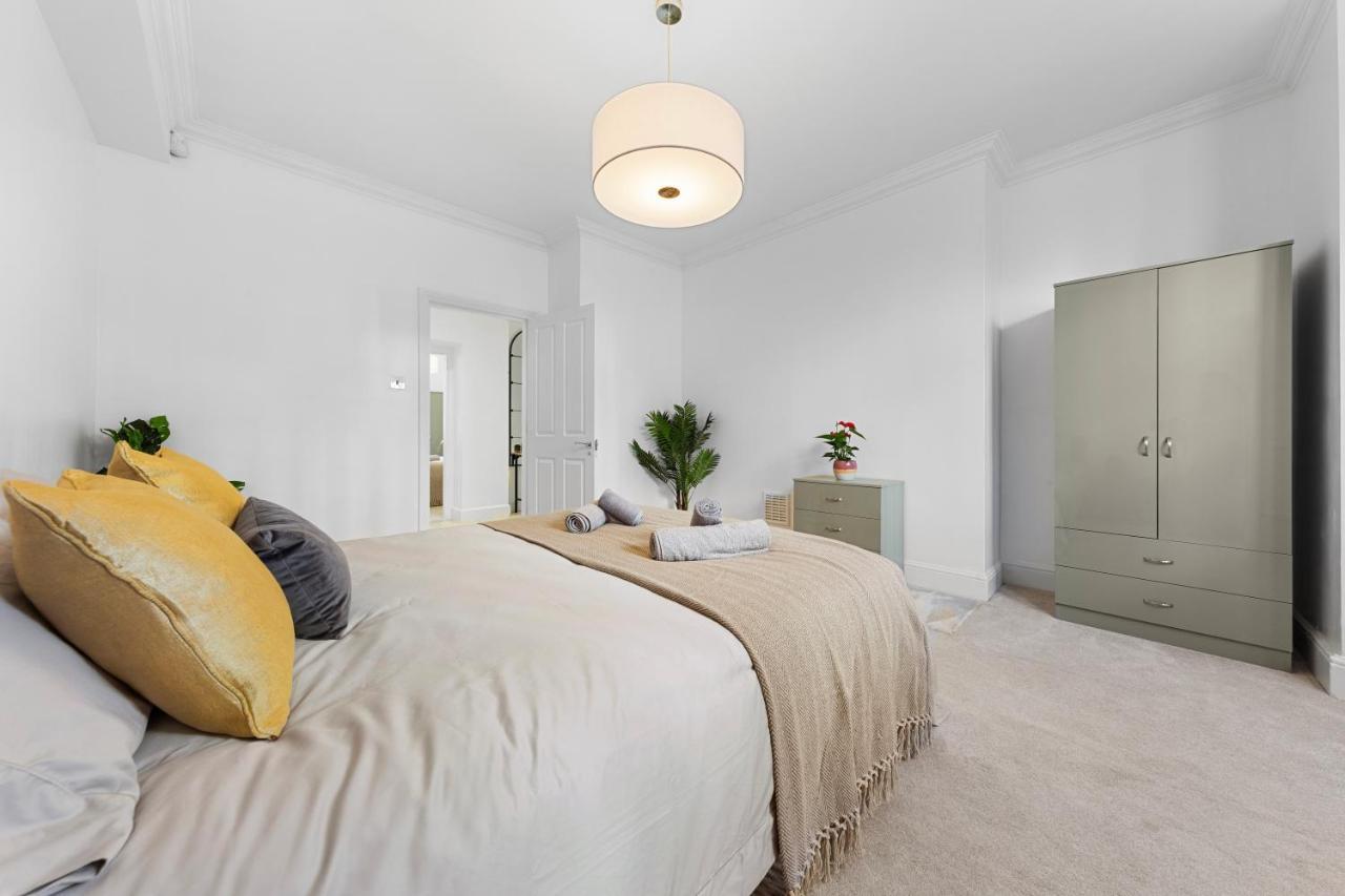Harrods 2 Bed Lux Flat W/patio *
